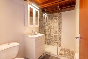 Appartements Logement atypique avec mezzanine : photos des chambres