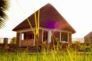 The Dream Experience Lodge - Support an Orphanage - Bugoye