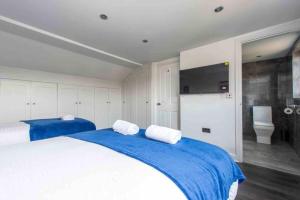 5 Bed House in Romford 9 Beds