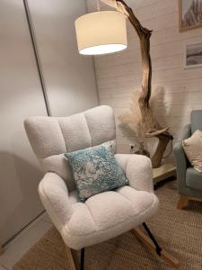 Perle des Sables Blancs, appartement entier à 100m de la plage avec parking privé