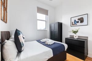 City Apartment - Sleeps 4 & Free Parking