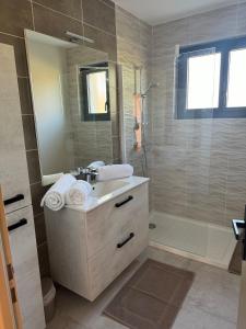 Villas Villa de Marie 10 personnes piscine : photos des chambres