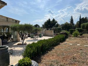 Villas Luxury Villa in front of the famous Pont-du-Gard. : photos des chambres