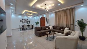 شقق مفروشة 3 غرف نوم حديثة وواسعة - Modern 3-bedroom furnished apartments
