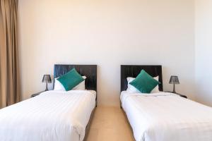 Villa Maan Ingfah 5BR Hilltop Pool Villa with Panoramic Chalong Bay Views