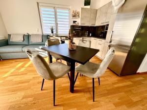 GreenHouse with Aircondition and Garden