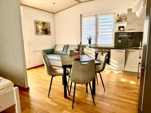 GreenHouse with Aircondition and Garden