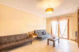 Lux apartment - one bedroom , living room , kitchen , bathroom - for 1 to 7 people, also for parties & gatherings up to 25 people, only 15 minutes from Thessaloniki city center and 8 minutes from Thessaloniki airport