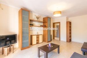 Lux apartment - one bedroom , living room , kitchen , bathroom - for 1 to 7 people, also for parties & gatherings up to 25 people, only 15 minutes from Thessaloniki city center and 8 minutes from Thessaloniki airport