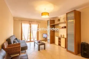 Lux apartment - one bedroom , living room , kitchen , bathroom - for 1 to 7 people, also for parties & gatherings up to 25 people, only 15 minutes from Thessaloniki city center and 8' minutes from Thessaloniki airport - Néon Rýsion