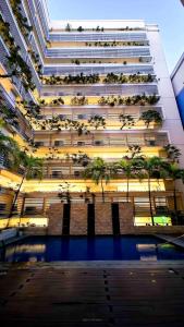 LARGE One Bedroom Unit In Uptown BGC