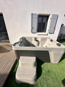 Jolie maison neuve avec SPA et vélos inclus, proche la Cotinière et 5 min des plages