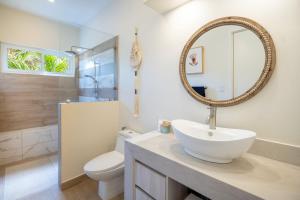 Villa Salome Walk to Tamarindo beach center