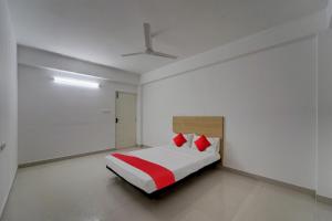 Hotel O J2 Service Appartment