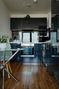 Sidemersey Livings - 2 Bedroom Central Apartment with views