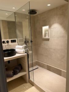 Villas Luxury Villa in front of the famous Pont-du-Gard. : photos des chambres