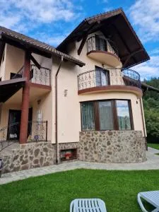 Casa Karina Zarnesti - 波亚纳默鲁卢伊