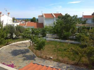 3 Bedroom House, 250m from Trikorfo Beach