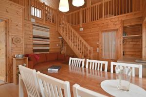 Holiday Cabin Aurora River inc Wilderness Sauna