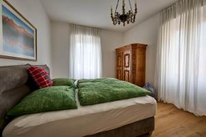 Villa Donata - Luxuriöses & großzügiges Apartment im Herzen von Kaltern, mit Innenhof, kostenlosem Parkplatz direkt am Haus