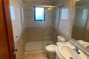 Sea View 2-Bed Apartment - 9 Night Max Stay