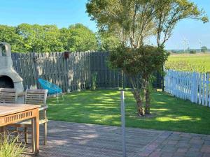 Ferienhaus Huus an`t Diek, Maisonette Wohnung in Deichnähe, Nähe Norddeich