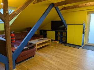 Antons bunte Welt (100 m², Parkplatz, Garten und viel mehr)