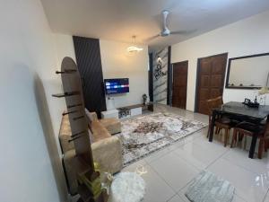 DZAHRAH homestay