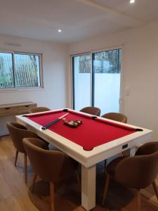 House with garden terrace and balcony with sea view