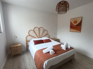 Villas House with garden terrace and balcony with sea view : photos des chambres