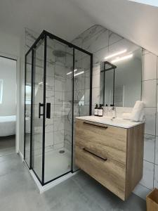 House with garden terrace and balcony with sea view