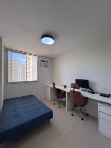 Apartamento Moderno na Praia com Home Office Ideal