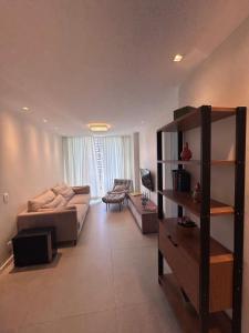 Apartamento Moderno na Praia com Home Office Ideal