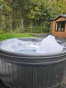 Cherry Tree Lodge with Hot Tub near Alton Towers - Croxden