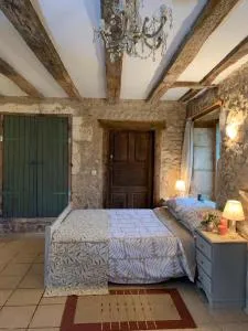 Idyllic Gite Holidays In Rural Stunning French Countryside With Pool - Brigueuil-le-Chantre