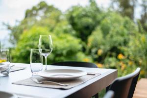 Luxury Apartment with Private Pool by Sealodge