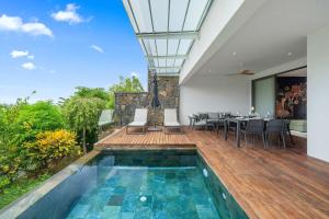 Luxury Apartment with Private Pool by Sealodge