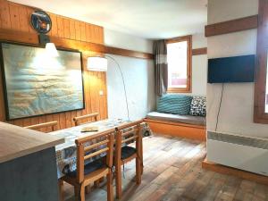 Charmant appart 5 pers, accès piscine, parking, Plagne 1800 - FR-1-351-52