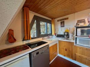 Chalet 6 couchages avec balcon et parking aux Angles - FR-1-295-170