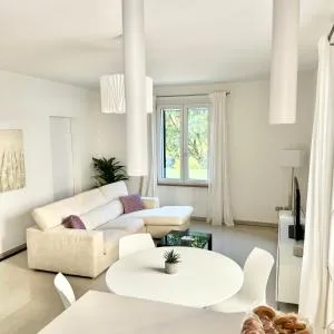 CasaSpensieratezza - 5 PERSONE - POSTO AUTO RISERVATO - COLAZIONE - Rovere