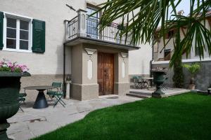 Villa Donata - Luxuriöses & großzügiges Apartment im Herzen von Kaltern, mit Innenhof, kostenlosem Parkplatz direkt am Haus