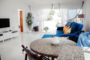 Happy Place, Chayofa