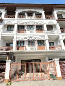 Pak Gub Rao GuestHouse Family Room3