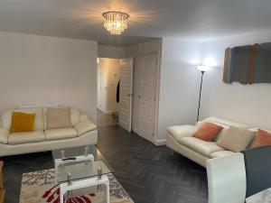 4 Bed Station Garden House