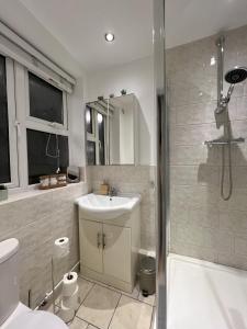 Spacious & Modern Family Gem