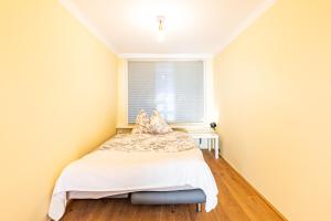 GOLDEN LION APARTMENT by JR City Apartments