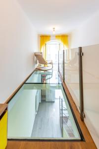 GOLDEN LION APARTMENT by JR City Apartments