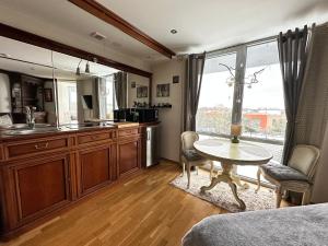 Elija Studio Apartment