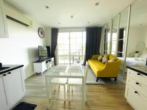 SummerHuahin301,Pool View,Near Beach and Cicada