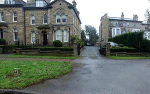 Luxury two bed inc hot-tub and Free Parking